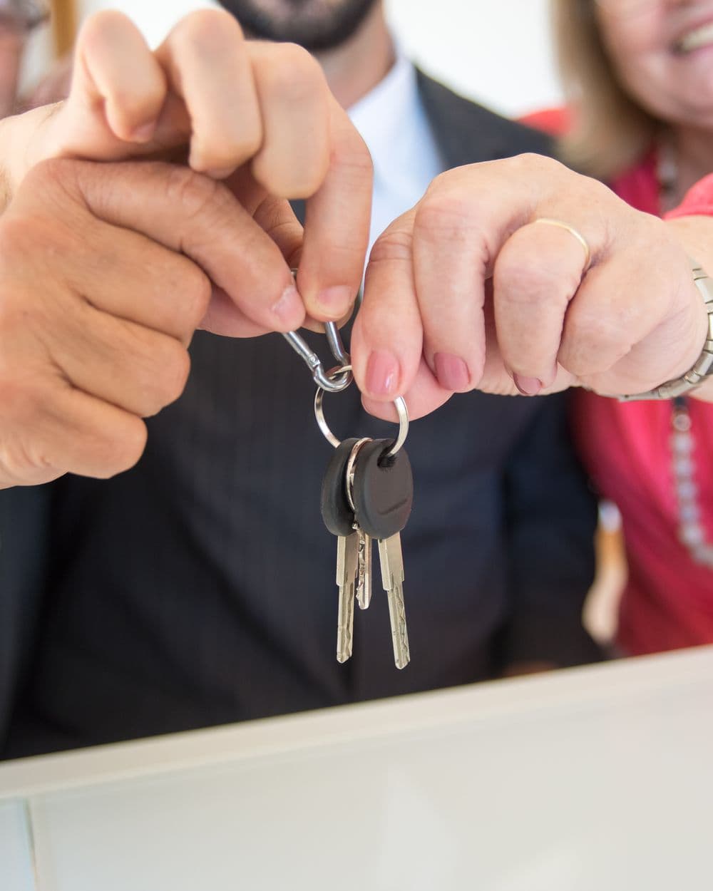 Handshake and keys on a closed property deal